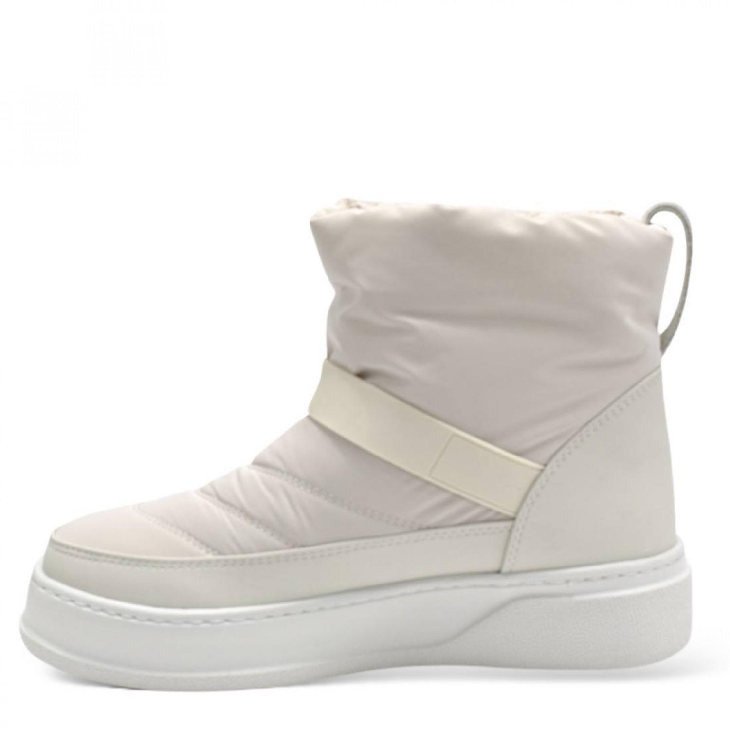  UGG Ash Inflated - White